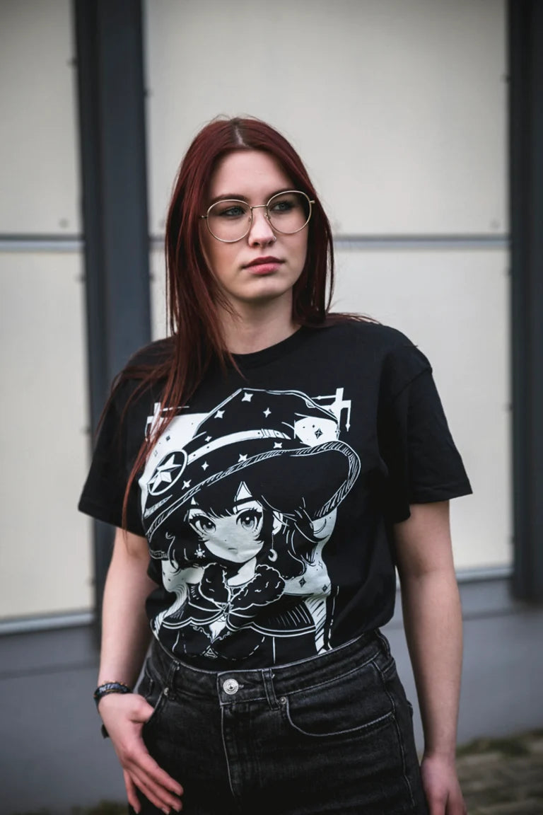 Medieval astrologer witch T-shirt